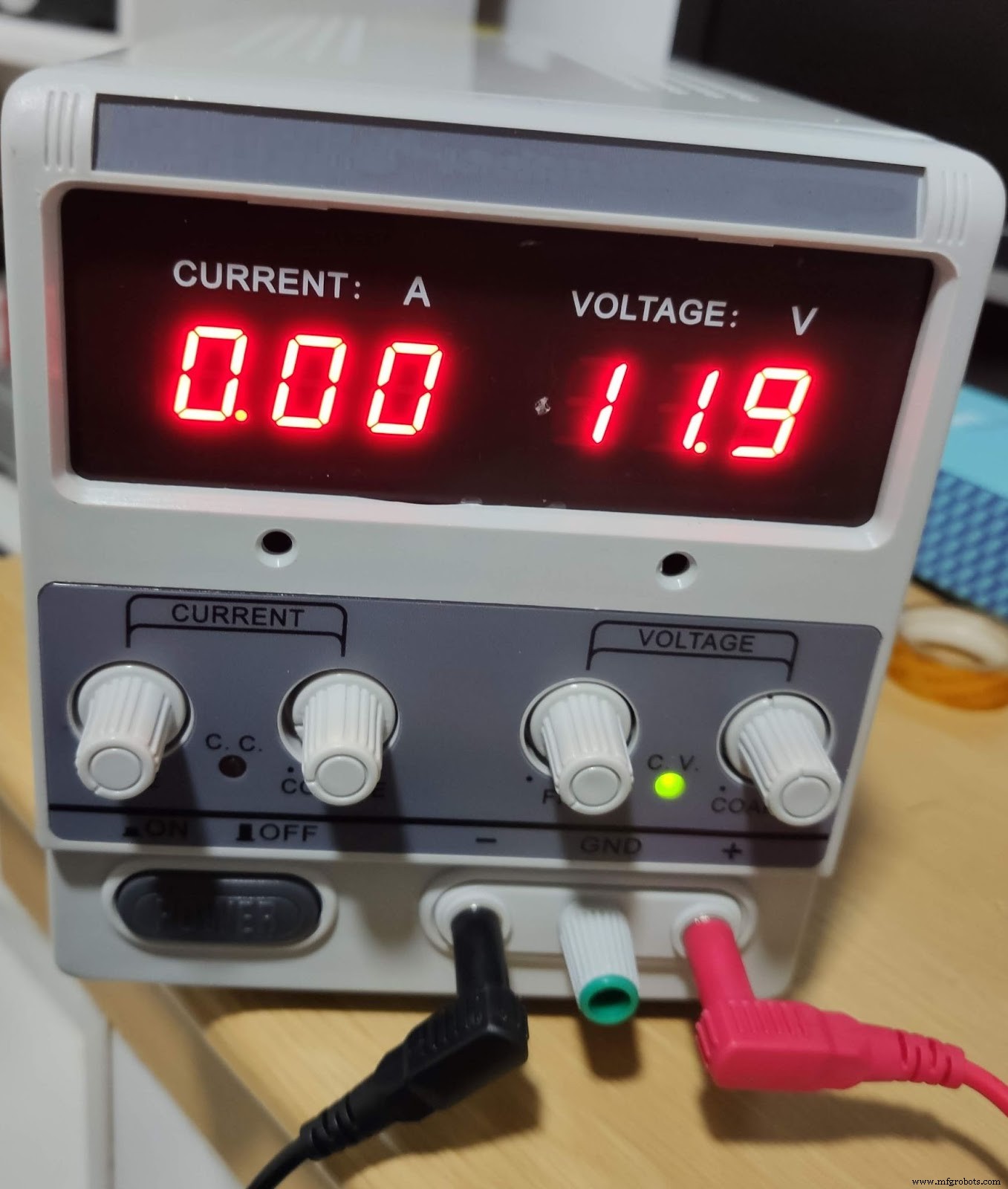 Build a Reliable LED Voltage Indicator: 4 Simple DIY Projects