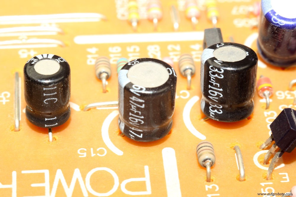 Build a Reliable LED Voltage Indicator: 4 Simple DIY Projects