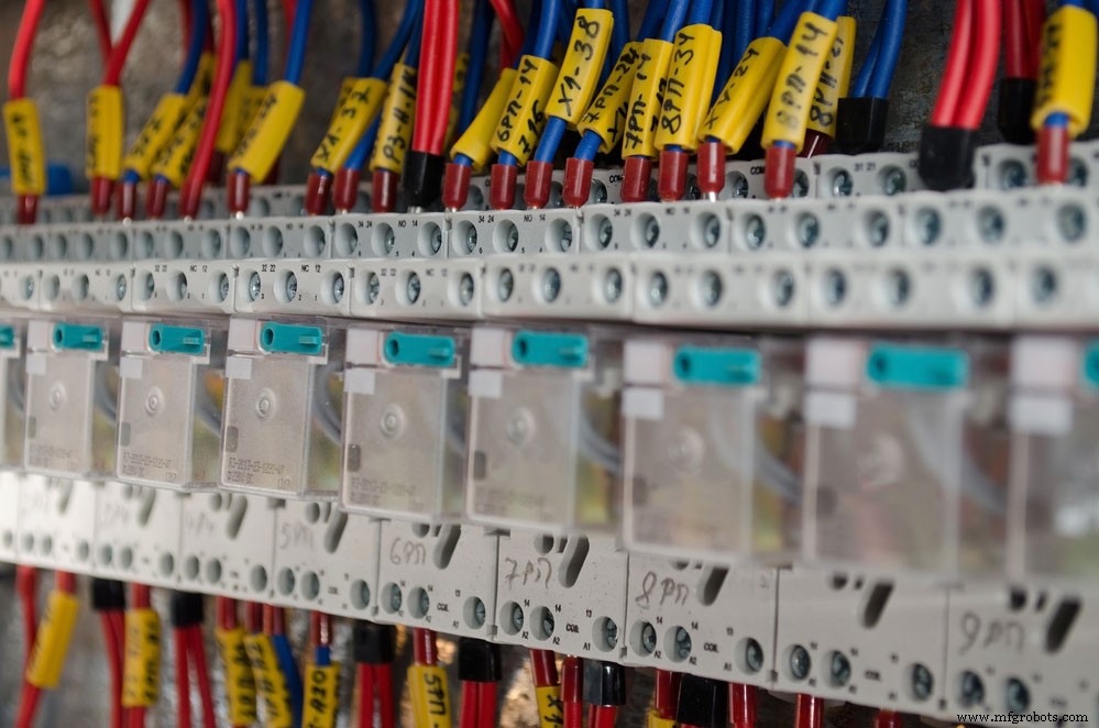 Contactor vs. Relay: Key Differences Explained for Engineers