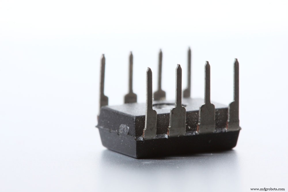 LM358 Op-Amp User Guide: Features, Pinouts & Applications