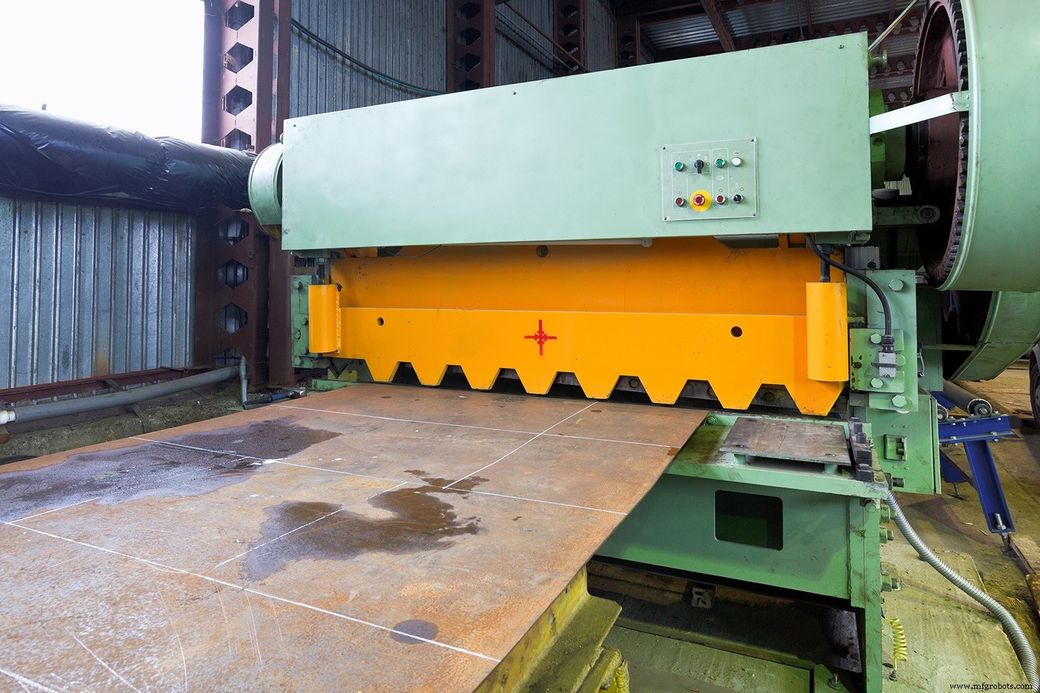 Discover the 5 Essential Fabrication Machines for Your Machine Shop