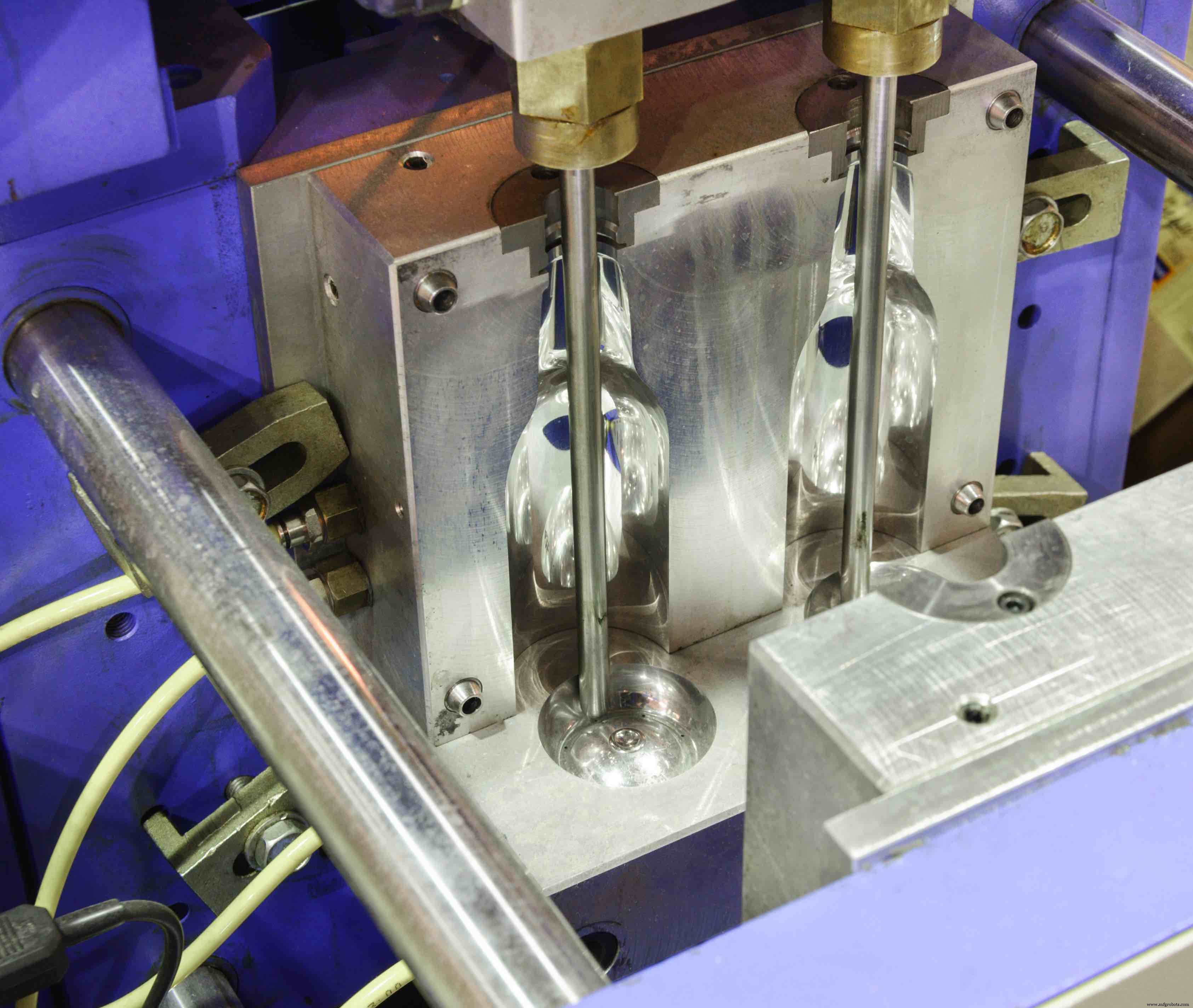 Top Blow Molding Machines for Crafting Premium Plastic Parts