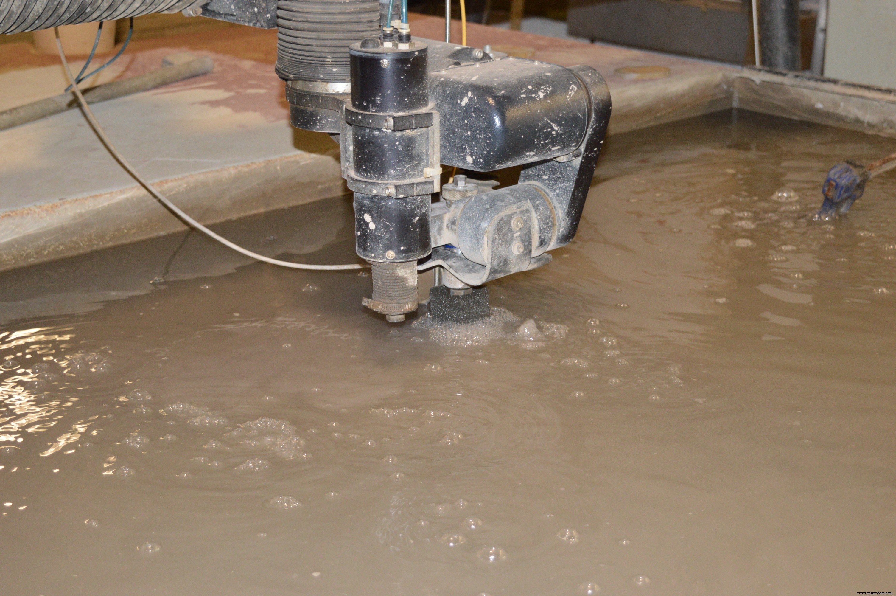 Are 5-Axis Waterjets Truly All-Wet? Insights into Cutting Performance