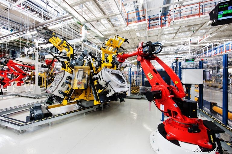 Maserati Integrates Smart Wearable Tech to Transform Today’s and Tomorrow’s Auto Production