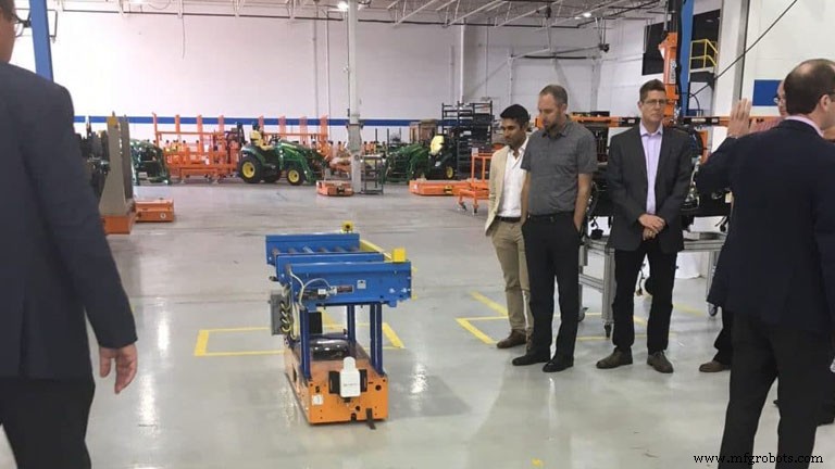 Humatics & Eckhart Showcase KinetIQ 300, Next-Gen AGV with Dynamic Routing