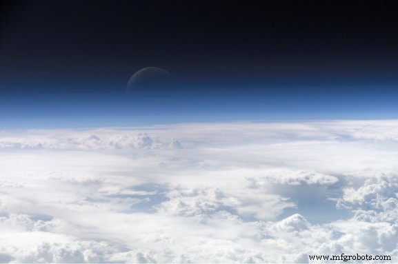 Manufacturers Project a Two‑Fold Rise in Hybrid Industrial Cloud Adoption by 2023