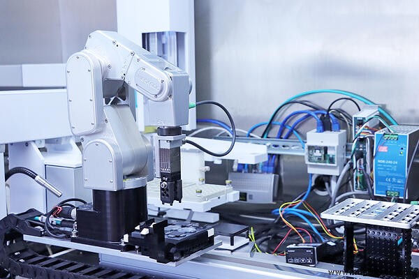 Revolutionizing Solar Cell Research: Automated Smart Lab at U of Montreal