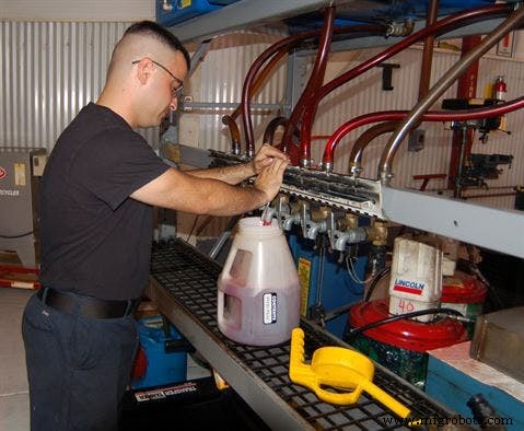 Top 6 Sources of Hydraulic Fluid Contamination & How to Prevent Them