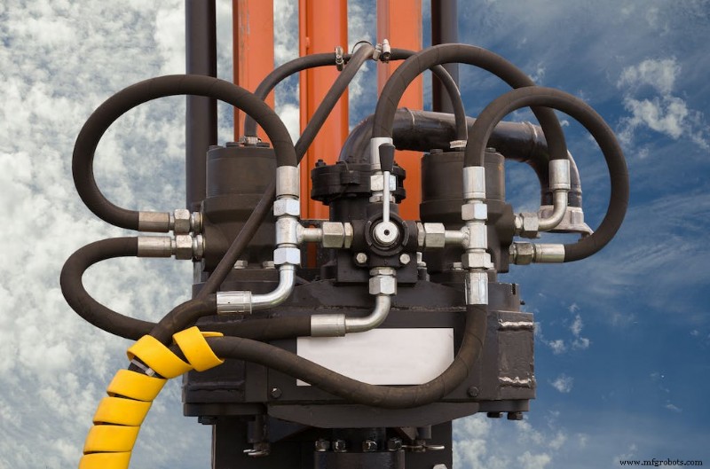 How to Install Hydraulic Hoses for Maximum Performance & Longevity