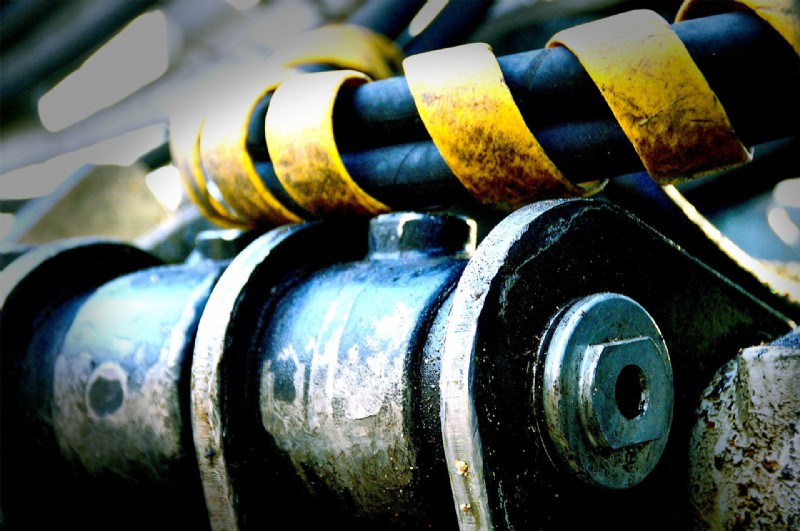 Why Choosing a Local Maintenance Provider Boosts Hydraulic Equipment Reliability