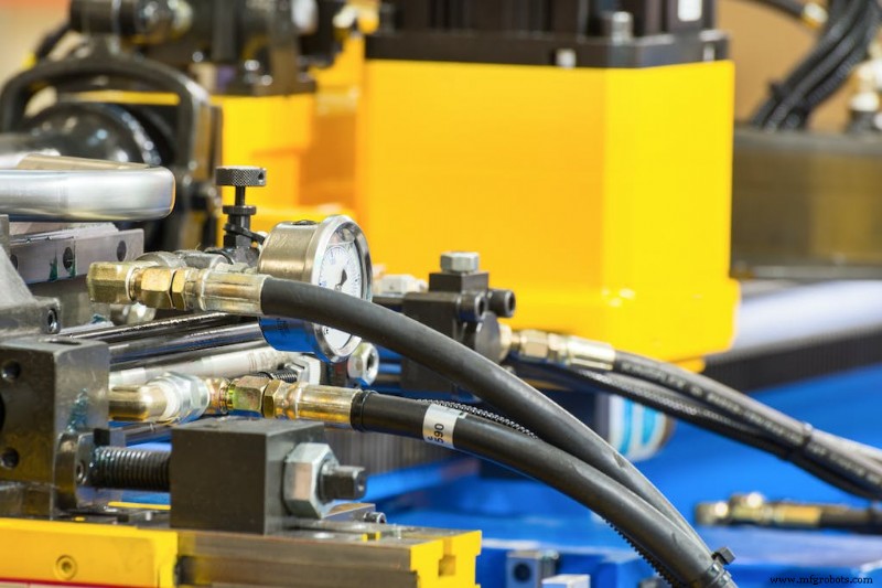 Choosing the Right Hydraulic Hose: Key Specifications & Longevity