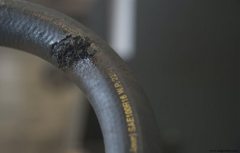 When to Replace Hydraulic Hoses: Expert Signs & Timelines