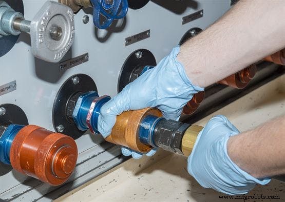 When to Replace Hydraulic Hoses: Expert Signs & Timelines