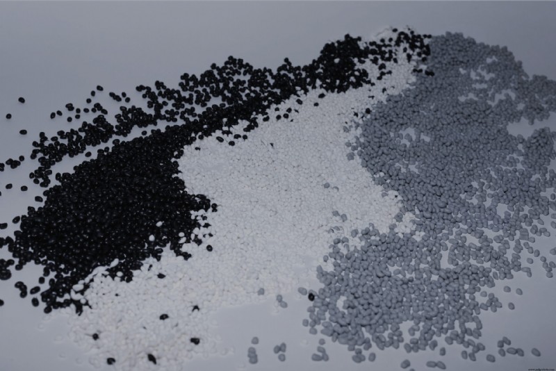 Comprehensive Guide to Common Thermoplastics: Properties, Applications & Benefits