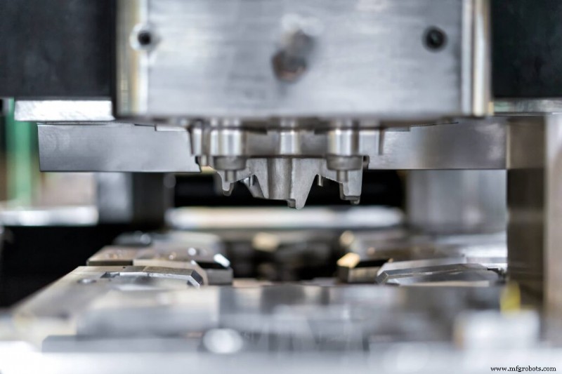 CNC Machining vs. Die Casting: A Clear Performance Comparison for Engineers