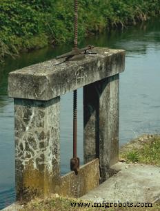 Understanding Sluice Gates: Design, Function, and Applications