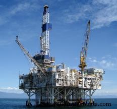 Understanding Oil Derricks: Key Features & Functions