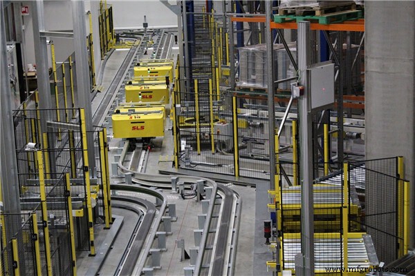 Warehouse Robotics: Boosting Supply Chain Efficiency