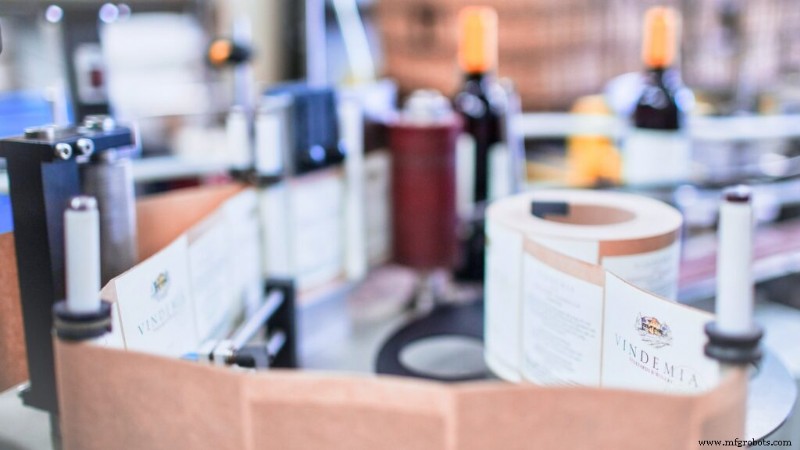 Optimizing Production: Implementing End‑of‑Line Automation with Robots