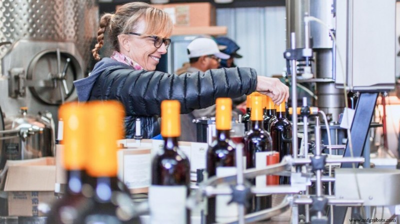 Revolutionizing Labeling: How Robots Drive Efficiency and Accuracy