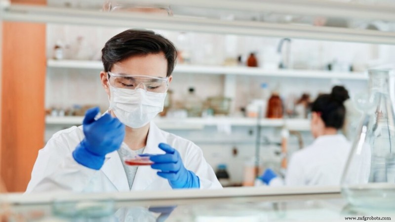 7 Key Benefits of Implementing Robotics in the Chemical Industry