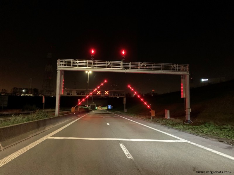 Detecting Red Lights on PLCnext with OpenCV and Python