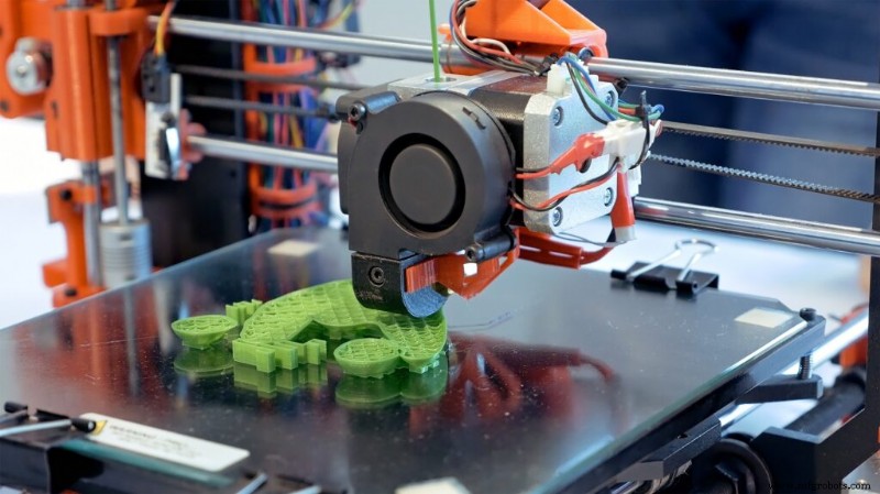 Injection Molding vs. 3D Printing: Choose the Best Manufacturing Process for Your Business
