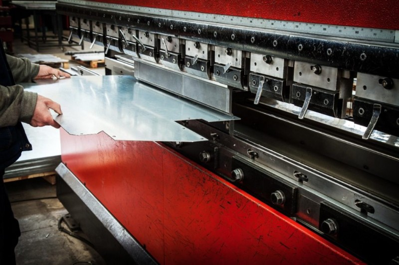 Metal Bending: When to Apply It for Precision Fabrication