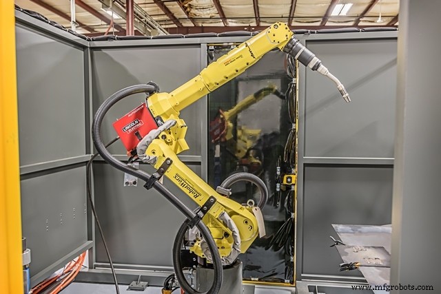 Boost Fabrication Productivity with Lincoln Electric eCell LR – Ready‑to‑Use Robot Welding Cell