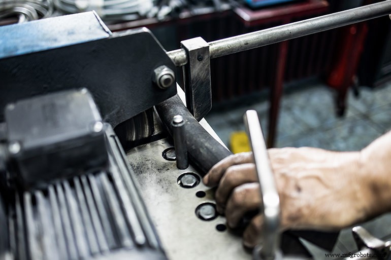 Choosing the Right Hydraulic Hose Cutting Blades: Precision, Safety, and Reliability