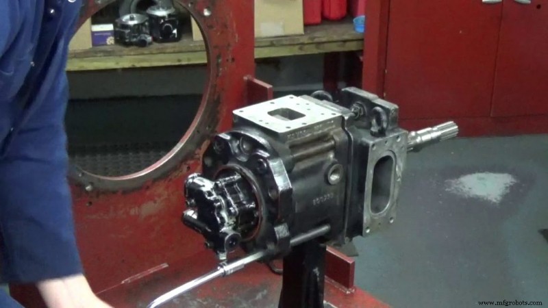 Step-by-Step Guide to Cleaning a Hydraulic Pump for Optimal Performance