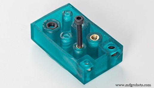 Optimizing 3D Printing: Strategic Pauses, Inserts, and Color Transitions