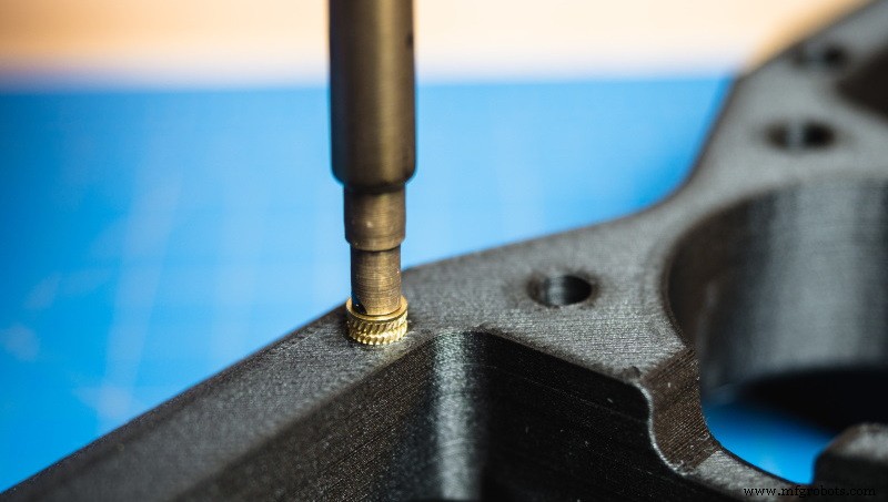 Optimizing 3D Printing: Strategic Pauses, Inserts, and Color Transitions