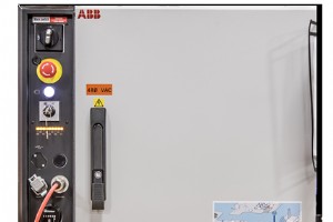 ABB コントローラは制御を強化し、統合時間を短縮します