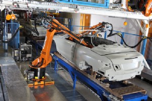 ファナック社製ロボットを使用した接着およびシーリング プロセスの改善