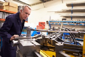 油圧ポンプの鳴き声の原因は?