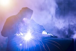 选择具有不同能力的钢铁制造商