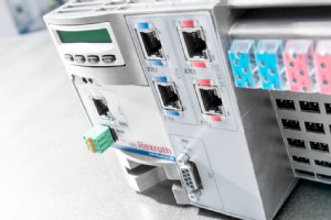 重要なモーション コントロール システム コンポーネント:製造効率を向上 