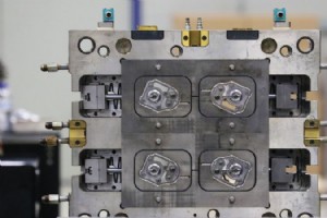 CNC Machining vs Injection Molding: Expert Cost Comparison for Informed Decisions