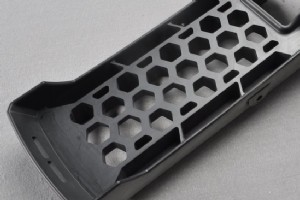 CNC 加工されたプラスチック部品の変形の防止:原因と効果的な解決策 