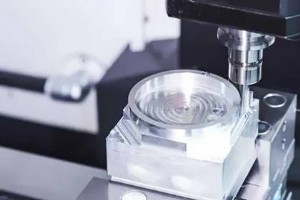 多轴 CNC 加工：3 轴、4 轴或 5 轴——哪一个最适合您的项目？ 