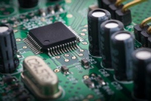 表面贴装技术：现代 PCB 装配的革命 