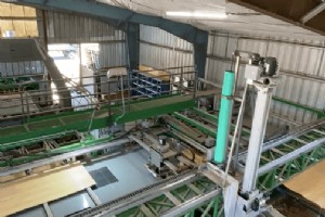 Devin Powell と OES Automation がカスタムロボット合板製造システムを導入 