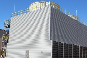 FM 認定の EvapTech 現場設置型冷却塔でプラントの信頼性を向上 