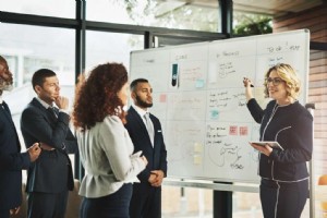 CNC ビジネスの立ち上げ:成功へのステップバイステップガイド 