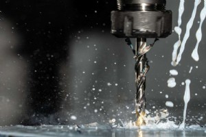 フライス盤と旋盤:精密加工における本質的な違い 