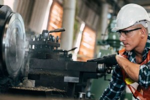 CNC マシンの安全性:作業者と装置を保護するための 8 つの重要なルール 