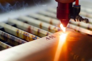 レーザー彫刻機の発表:精度、使いやすさ、そして木工の未来 