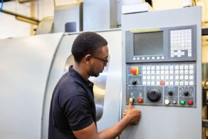 マスター CNC 部品:主要コンポーネントの基本ガイド 