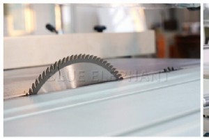 済南ブルーエレファントCNCがコンピュータビームソーとスライドテーブルソーをカタールに納入 